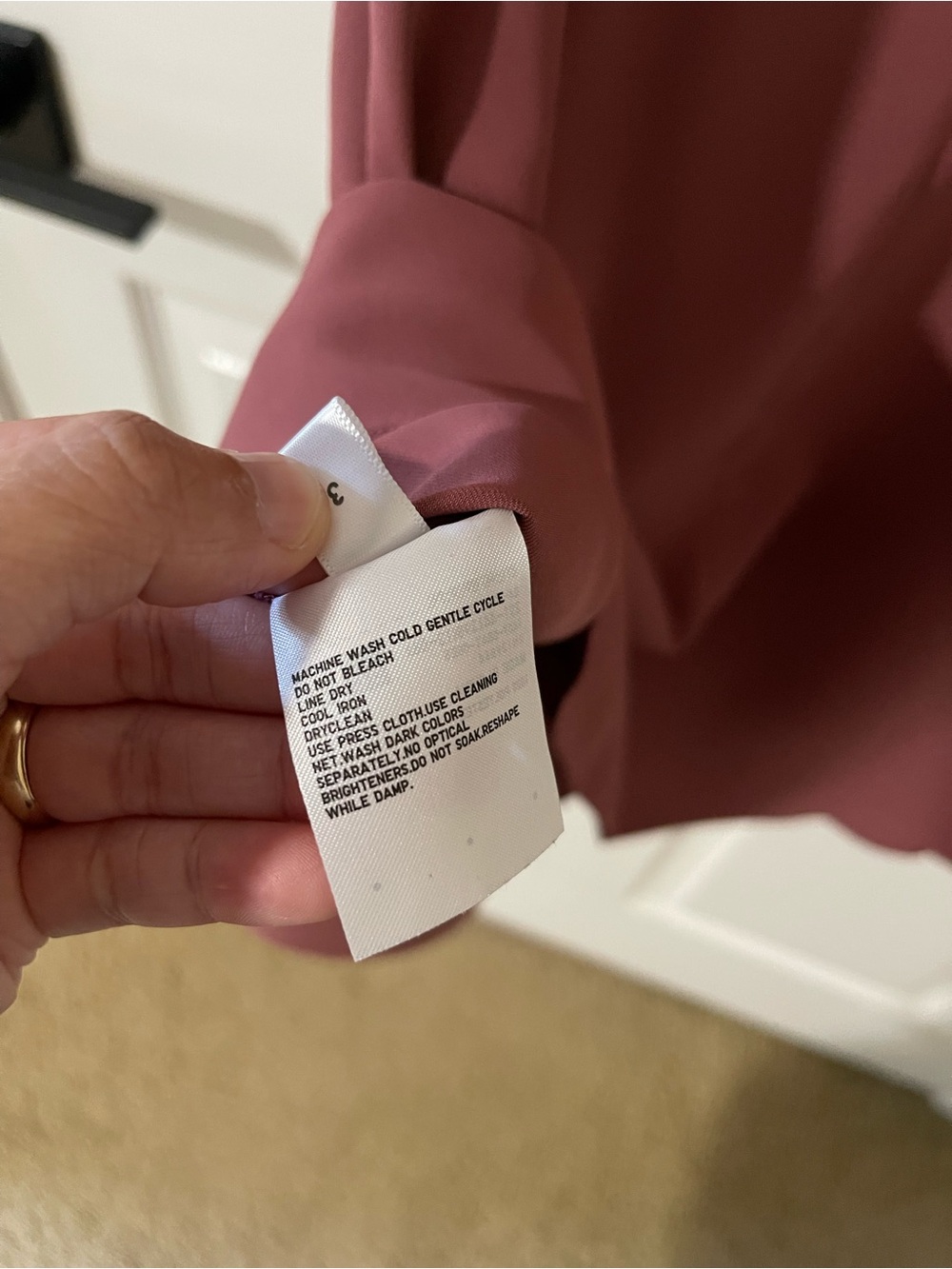 UNIQLO Flutter Sleeve V-Neck A-Line Dress in Mauve - Picture 6 of 6